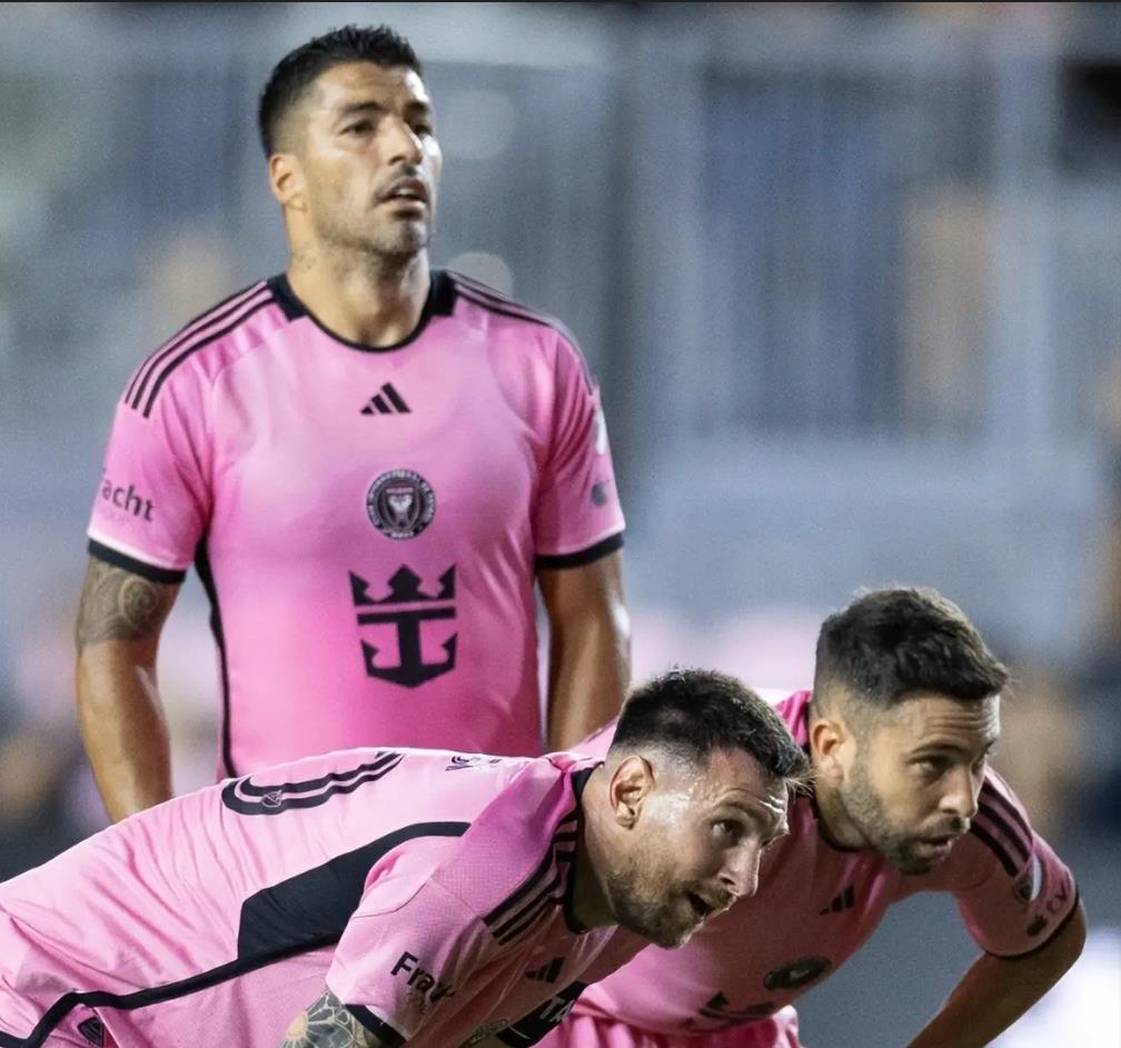 爱游戏体育- 重要助攻首场状态出色,切尔西观众沸腾!,梅西重返赛场赢得满堂喝彩