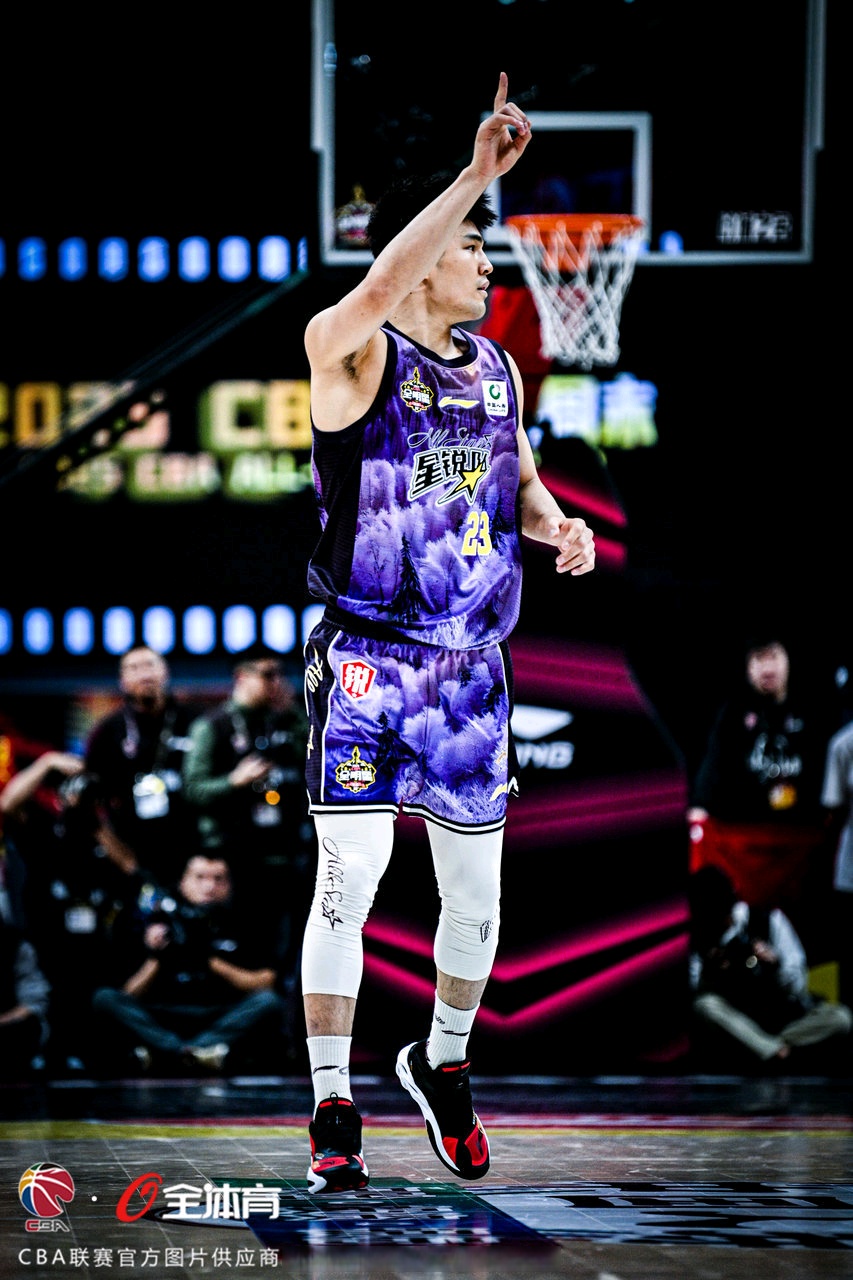 AYX-最后时刻全明星赛传出新动向;深圳男篮篮板制胜;高层表态:更衣室稳定;细节决定成败的简单介绍