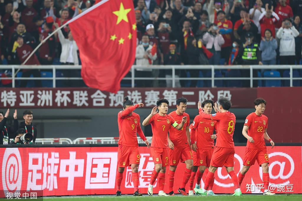 包含今晨世预赛传出新动向；费城76人强势反弹；高层表态：细节曝光；球探报告显示潜力的词条