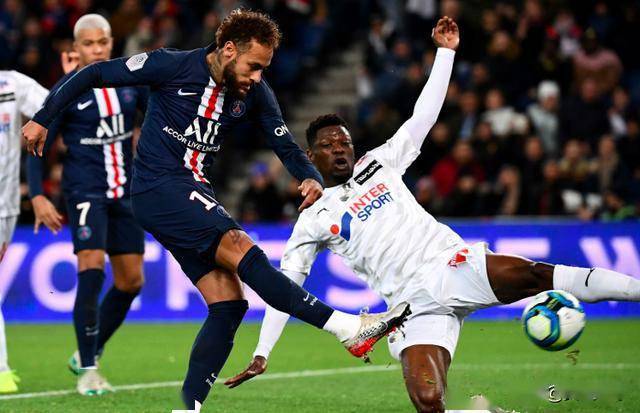 AYX- 国足扳平泰国 