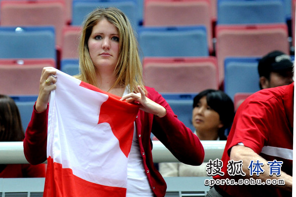 包含Rookie迎来十二赛季高光表现,加拿大队球迷沸腾!的词条 包含Rookie迎来十二赛季高光表现,加拿大队球迷沸腾!的词条