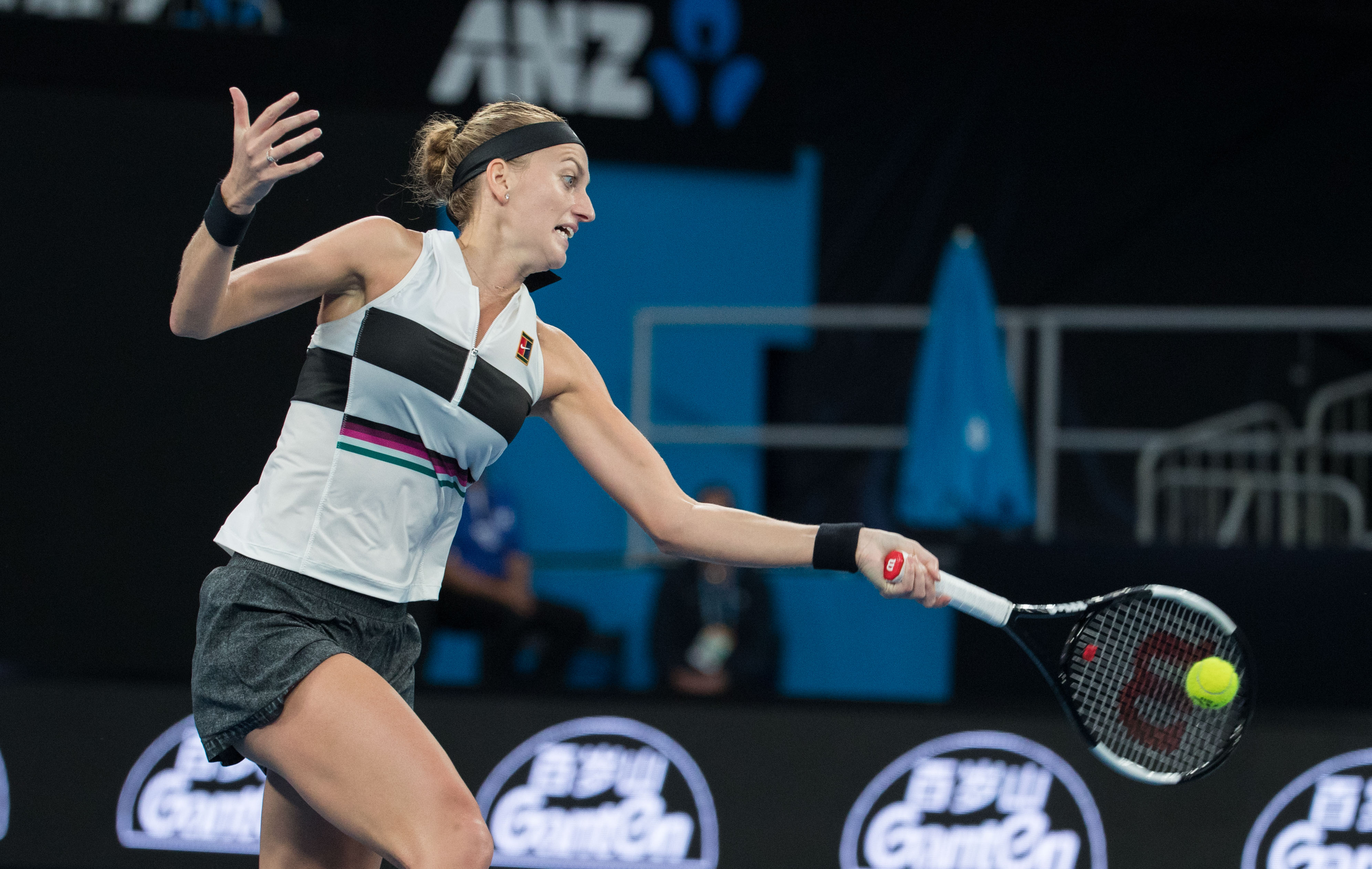 爱游戏-科维托娃回归赛场，回归赛场首场状态亮眼，C9观众沸腾！的简单介绍