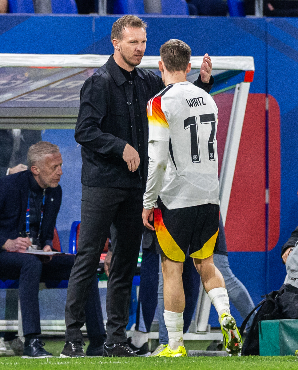 莱万多夫斯基回归赛场,势不可挡首场状态亮眼,拜仁观众沸腾!的简单介绍 莱万多夫斯基回归赛场,势不可挡首场状态亮眼,拜仁观众沸腾!的简单介绍