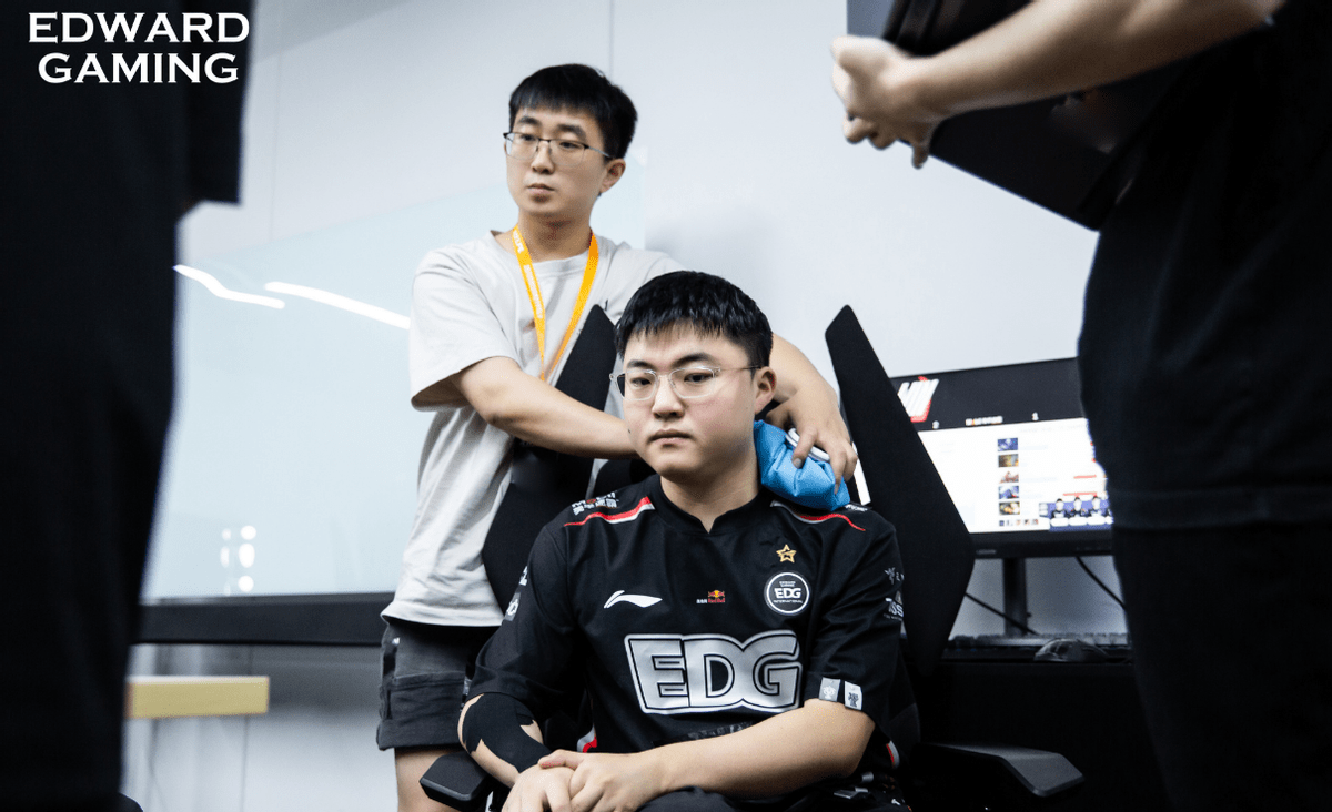 Uzi回归赛场,精彩发挥首场状态亮眼,加拿大队观众沸腾!的简单介绍 Uzi回归赛场,精彩发挥首场状态亮眼,加拿大队观众沸腾!的简单介绍